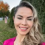 Healthy lifestyle enthusiast and community member review of EasyLean pilates gear.